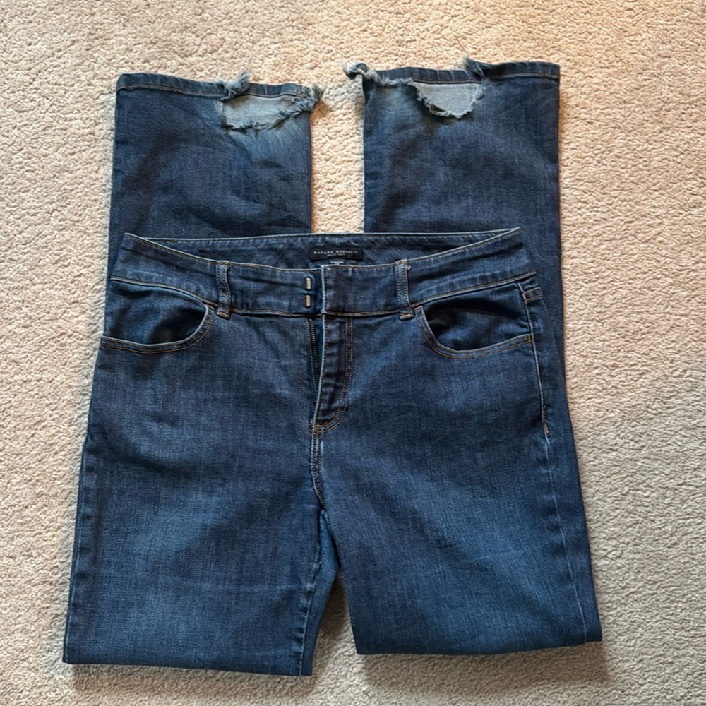 Banana republic size 12 boot cut jeans with distressing and stretch